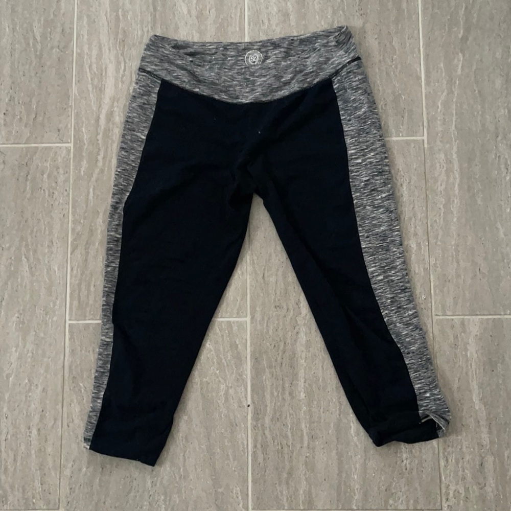 SO Capri leggings